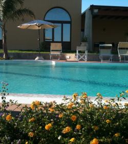 Latruvatura Bilocali In Villa Con Piscina